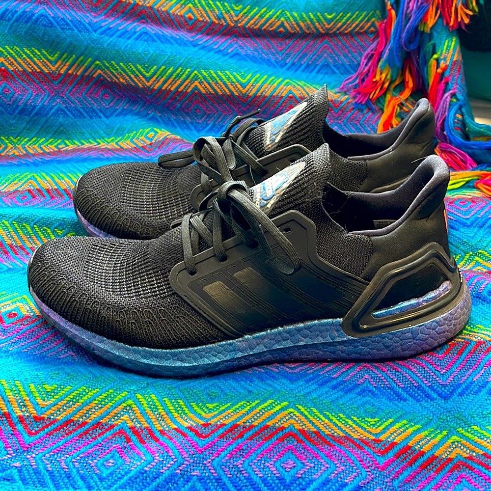 🪐 Adidas Space Iridescent Runners 🪐